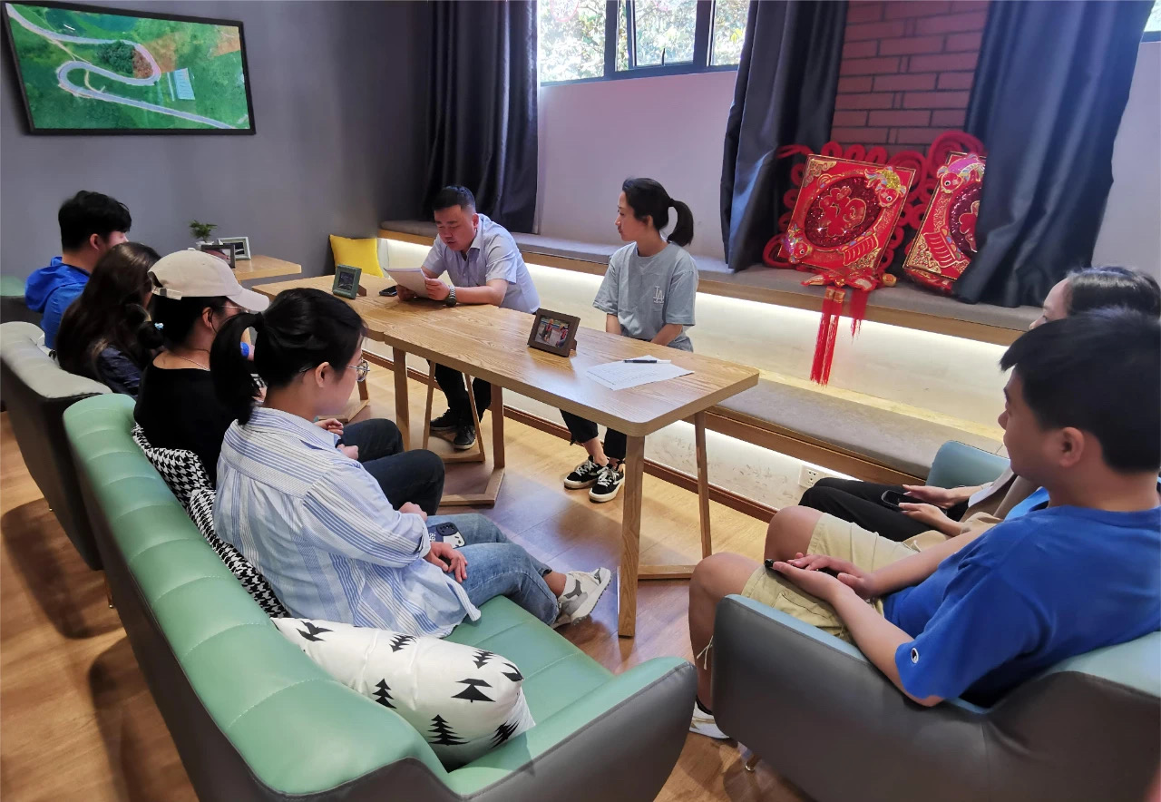 安顺公司青年学习现场.JPG