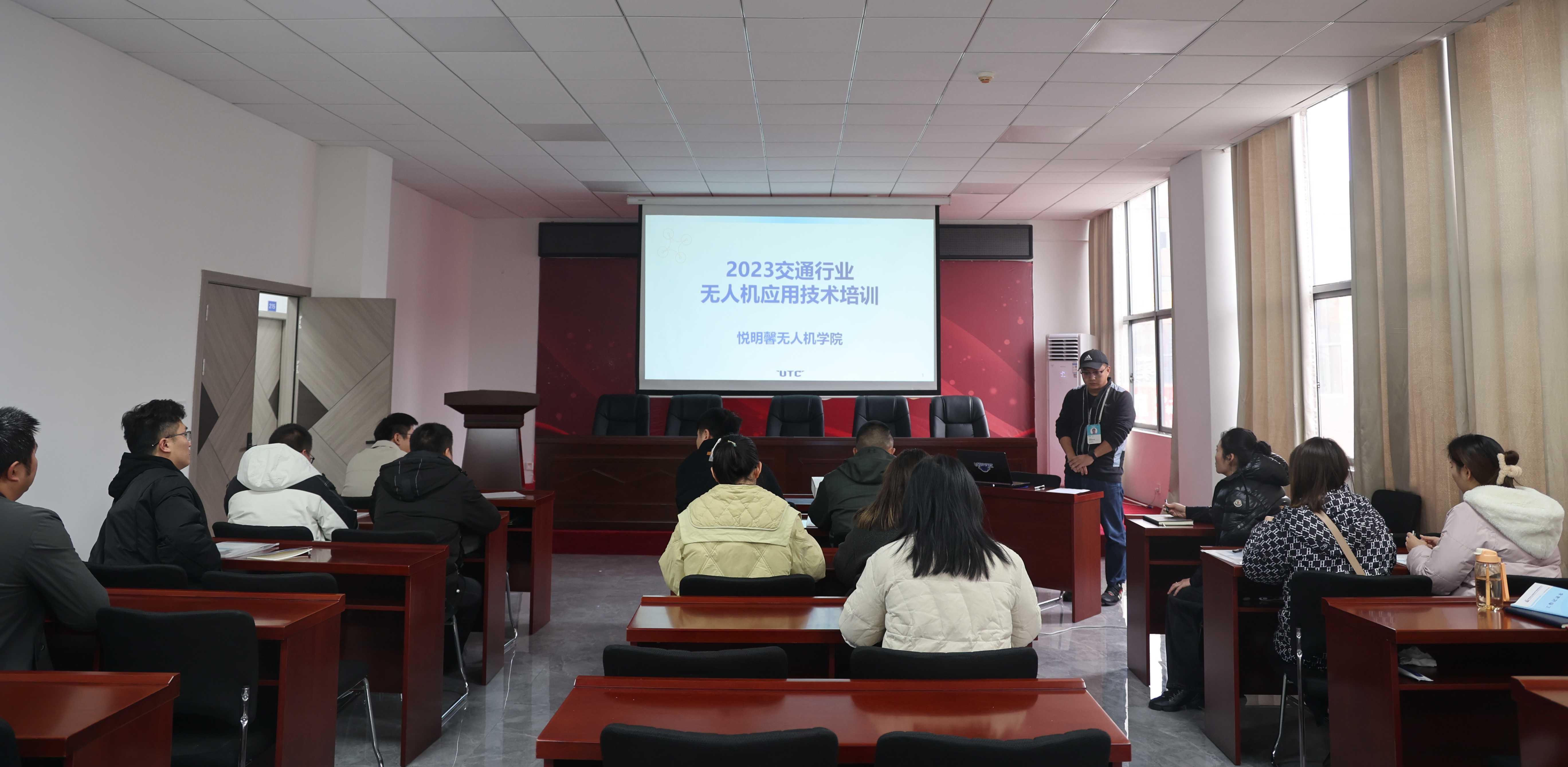 理论教学现场_副本.jpg