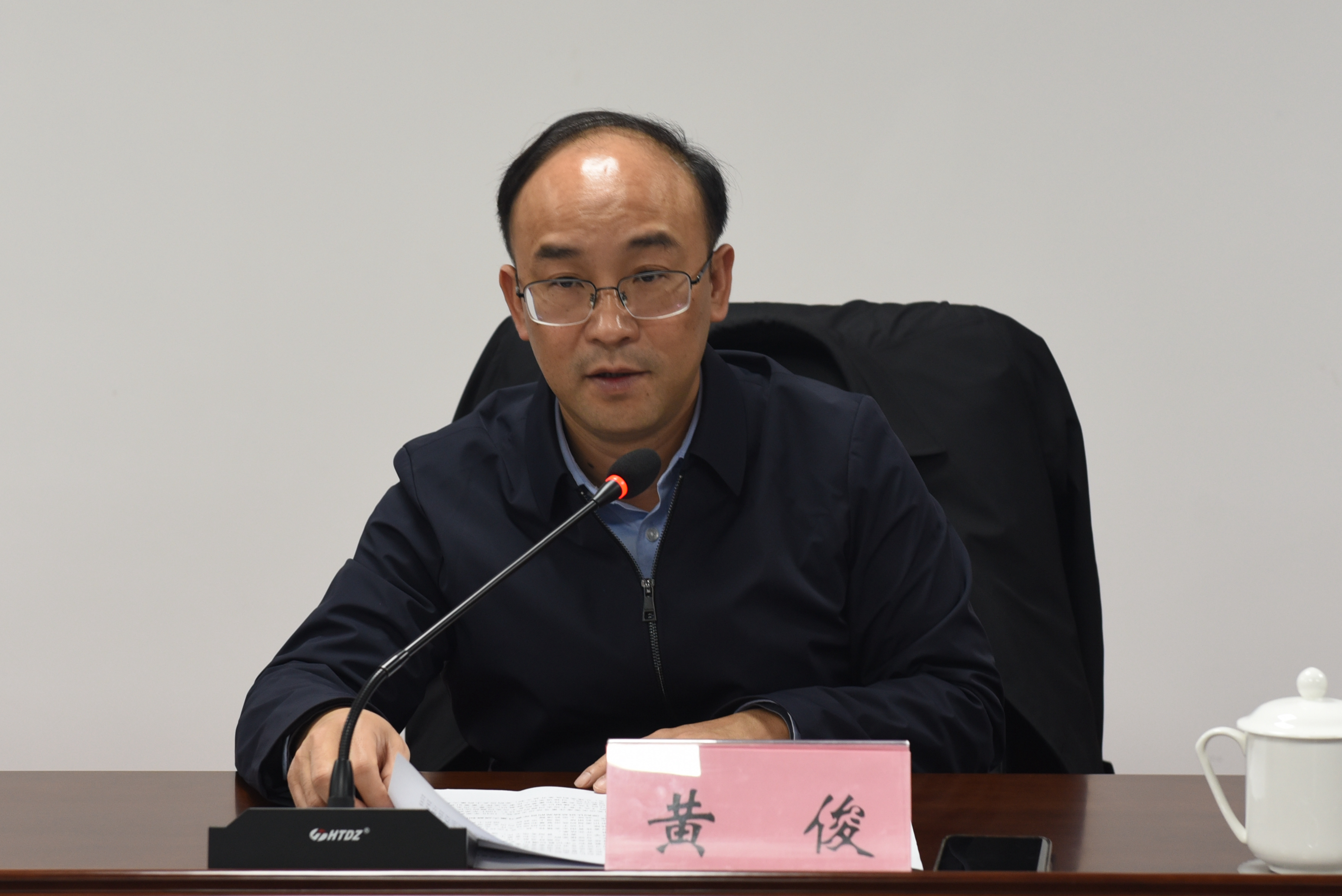 黄俊在会上宣讲.jpg