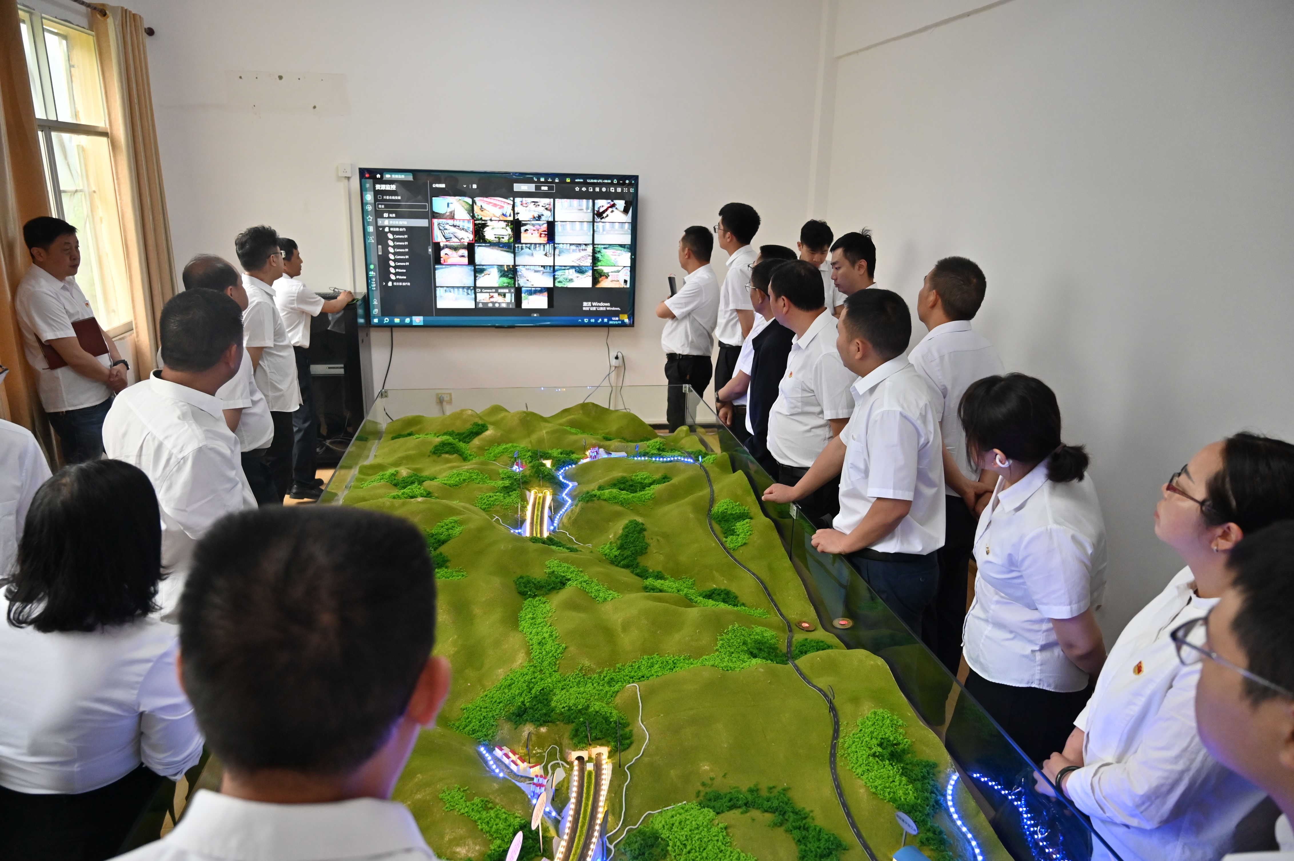了解项目建设情况.JPG