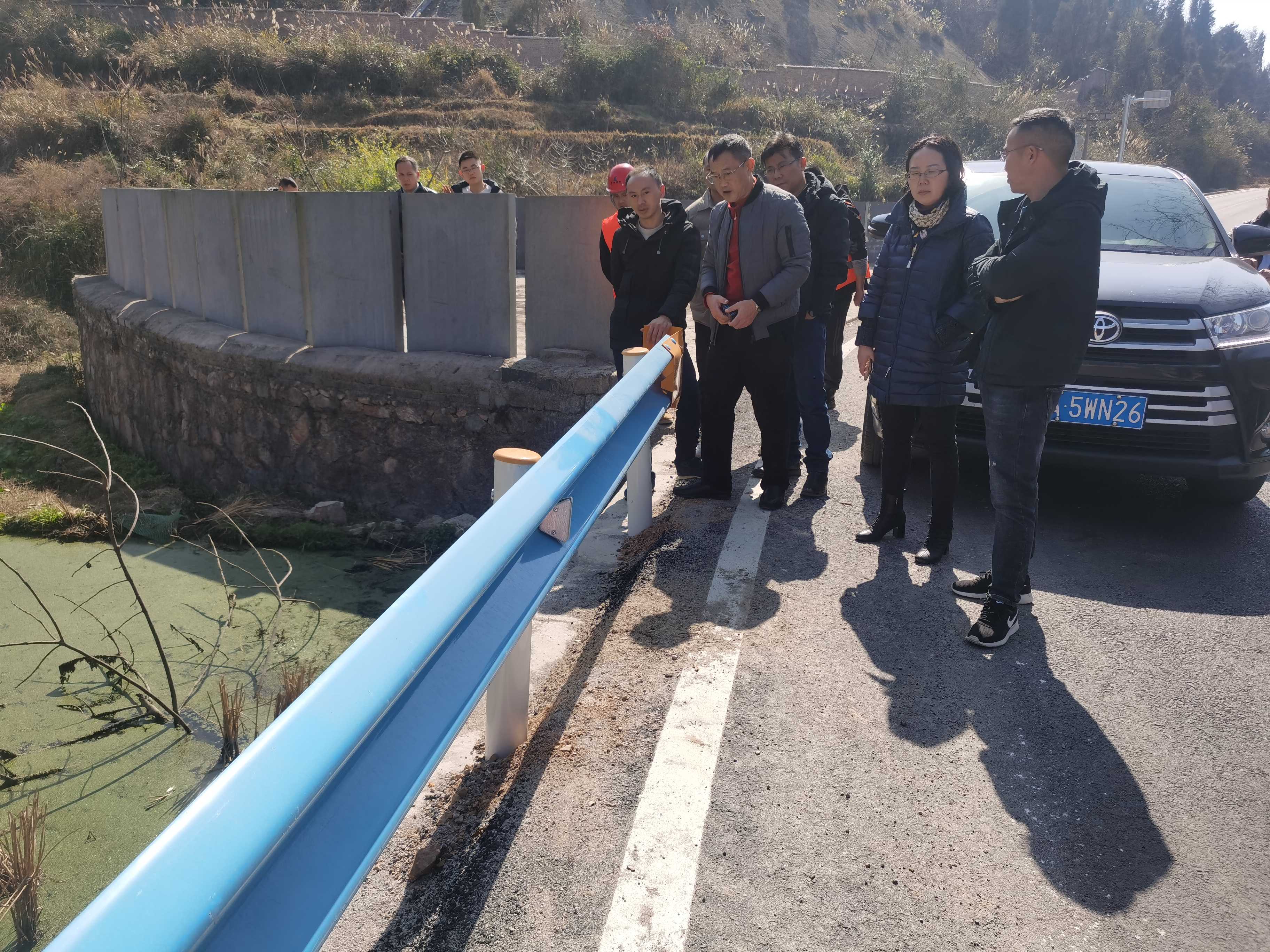 熊延华在黄平谷陇项目现场督导复工复产工作1.jpg